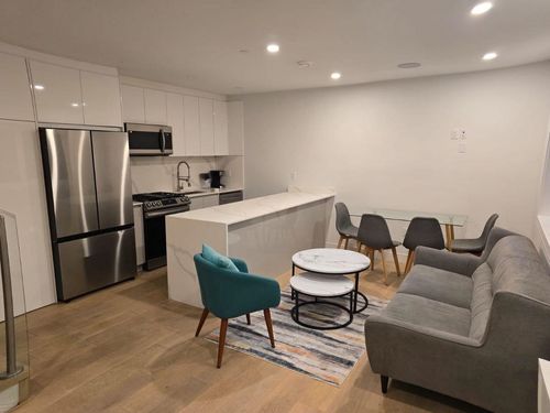 2881 E Georgia St, Vancouver, BC, V5K2K3 | Card Image