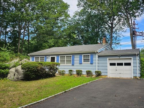 18 Harriet Ln, Darien, CT, 06820-4802 | Card Image