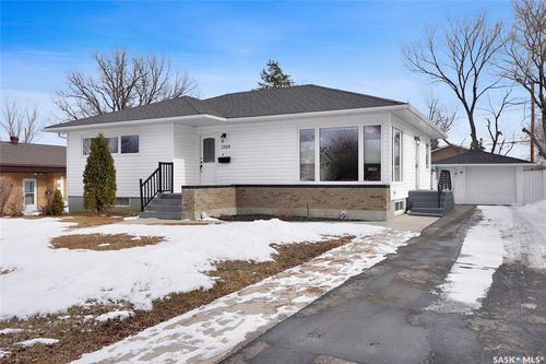 1309 Algoma Avenue, Moose Jaw, SK, S6H3Z9 | Card Image
