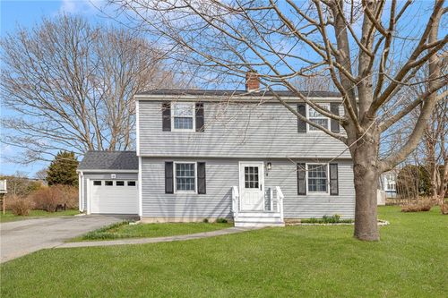 4 Longmeadow Ave, Middletown, RI, 02842-5247 | Card Image