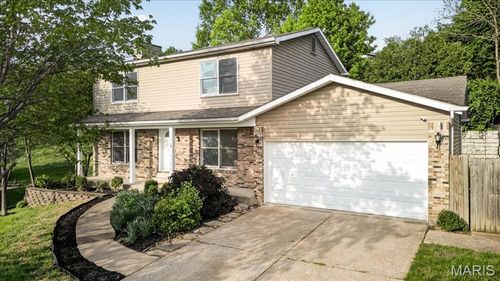 12228 Glenpark Dr, Maryland Heights, MO, 63043-4226 | Card Image