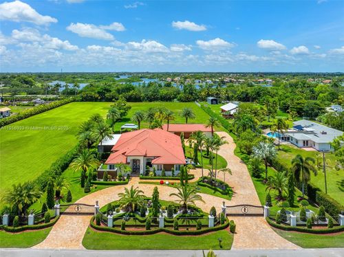 17490 Sw 70th Pl, Southwest Ranches, FL, 33331-1908 | Card Image