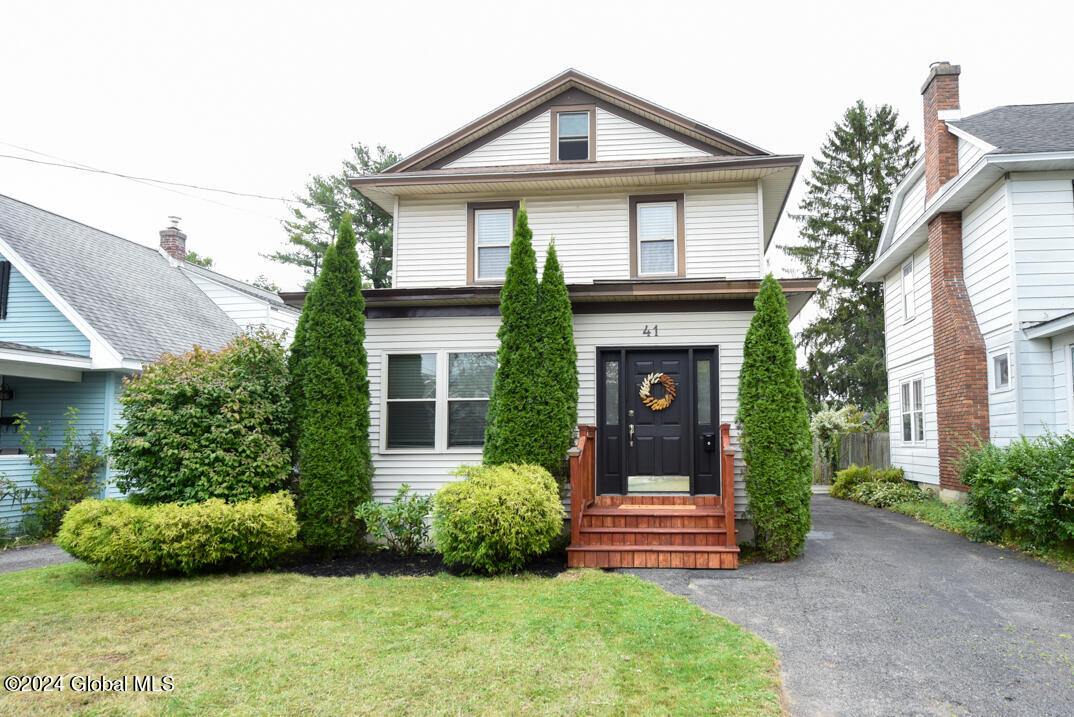 Rose Ct, Albany, NY 12209