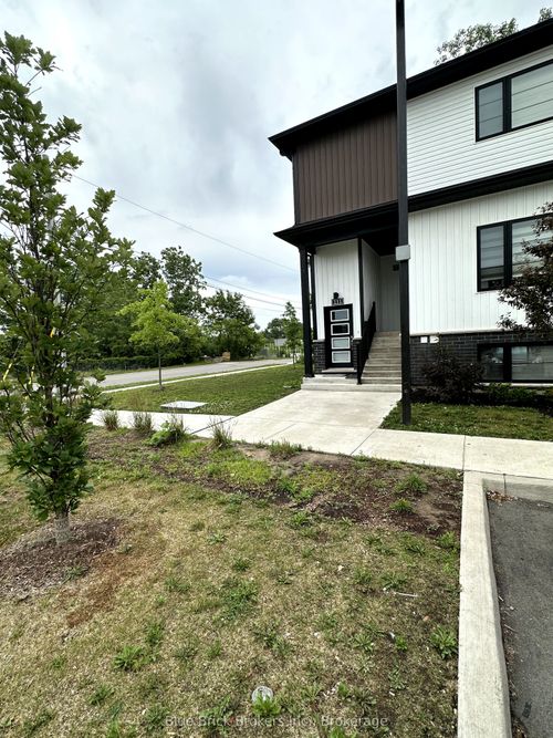 121-4263 Fourth Ave, Niagara Falls, ON, L2E0C2 | Card Image