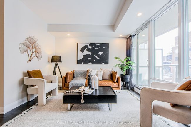416 - 1 Bedford Rd, Condo with 2 bedrooms, 2 bathrooms and null parking in Toronto ON | Image 10