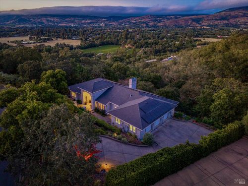 26 Old Coach Road, Napa, CA, 94558 | Card Image
