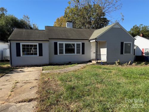 520 Margaret Dr, Statesville, NC, 28677-6043 | Card Image