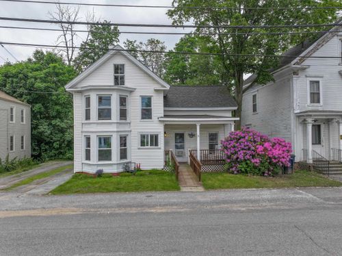 5 School St, Tilton, NH, 03276-5761 | Card Image