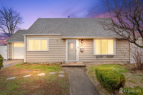 39 Prospect Ave, Edison, NJ, 08817-3757 | Card Image