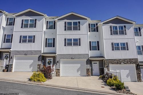224 Red Oak Ln, Morgantown, WV, 26501-1812 | Card Image