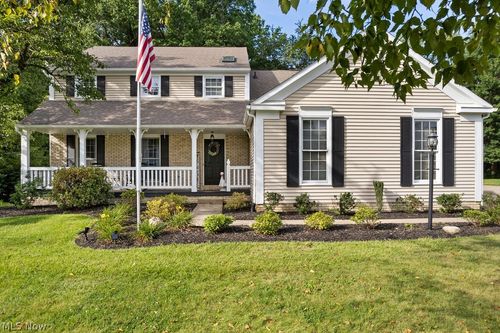 3597 Stratavon Dr Nw, North Canton, OH, 44720-8676 | Card Image