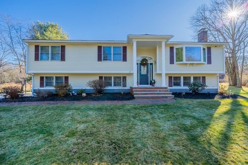 29 Woodpark Cir, Lexington, MA, 02421 | Card Image