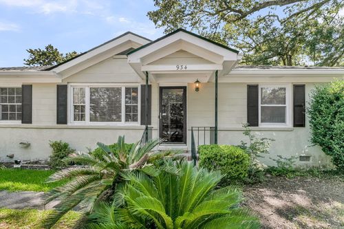 934 Yorktown Dr, Charleston, SC, 29412-3916 | Card Image