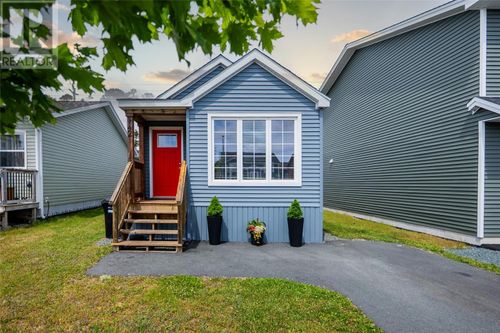 142 Ladysmith Dr, Saint Johns, NL, A1B0M8 | Card Image