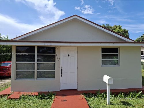 233 E 15th St, Hialeah, FL, 33010-3553 | Card Image