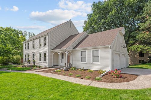 9039 Preserve Blvd, Eden Prairie, MN, 55347-2012 | Card Image