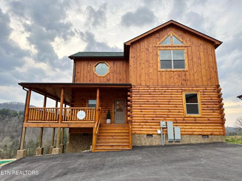 3738 Heritage Hills Drive, Pigeon Forge, TN, 37863 | Card Image