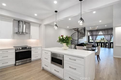 307-5216 Yarmouth Ave, Encino, CA, 91316-3729 | Card Image