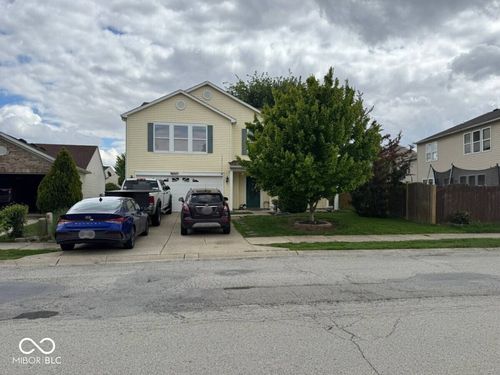 9317 W Quarter Moon Dr, Pendleton, IN, 46064-8697 | Card Image