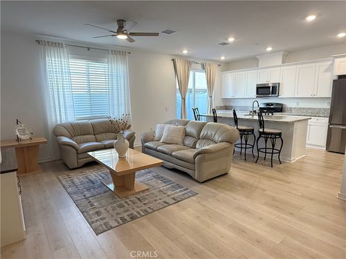 32741 Manhattan Ave, Winchester, CA, 92596-8078 | Card Image