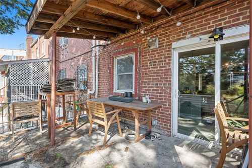 84 Austin St, Kew Gardens, NY, 11415 | Card Image