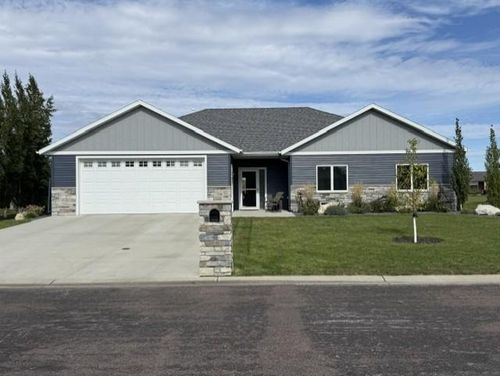 1294 Linden Ct, Wahpeton, ND, 58075-4802 | Card Image
