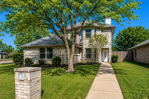 2811 Ravens Ct, Arlington, TX, 76001-6941 | Card Image