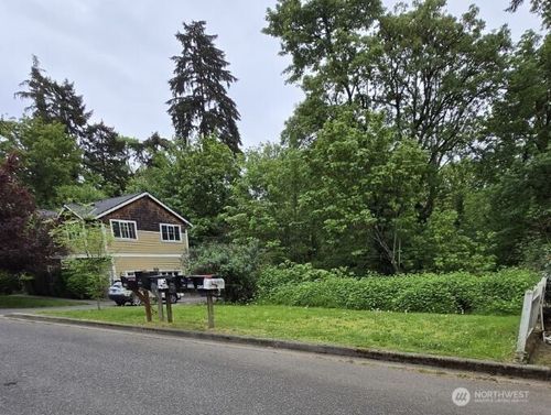 22518 13th Avenue S, Des Moines, WA, 98198 | Card Image