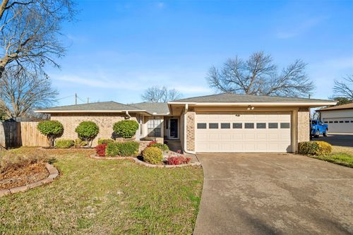 805 Cove Holw, Irving, TX, 75060-6741 | Card Image