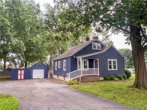 1672 Garretson Ln, New Albany, IN, 47150-6204 | Card Image