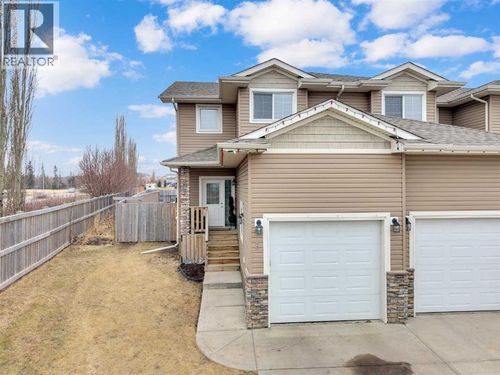9 Ross Close, Sylvan Lake, AB, T4S0K4 | Card Image