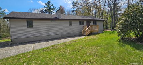 87 W Peenpack Trl, Sparrow Bush, NY, 12780-5005 | Card Image