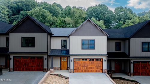 5-1036 Cummings St, Abingdon, VA, 24211-3644 | Card Image