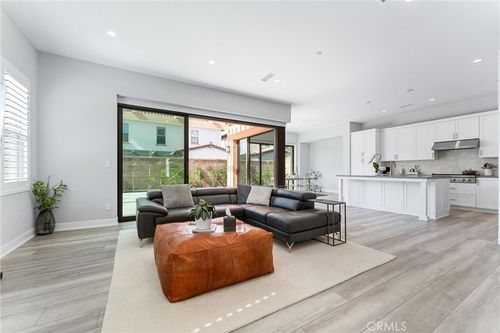 183 Plum Lily, Irvine, CA, 92618-3519 | Card Image