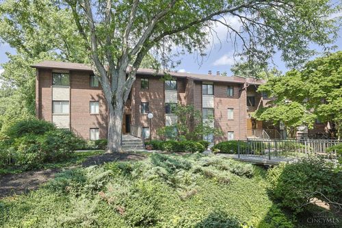458 Grand Ave, Cincinnati, OH, 45205-2843 | Card Image