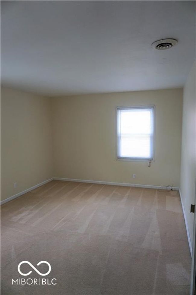3732 Roseway Ln, House other with 5 bedrooms, 2 bathrooms and null parking in Indianapolis IN | Image 7