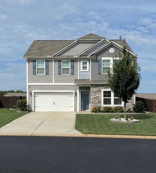 105 Viewmont Dr, Duncan, SC, 29334-8115 | Card Image