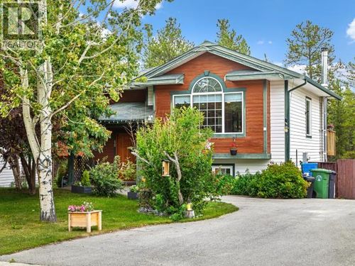 40 Tigereye Cres, House with 3 bedrooms, 2 bathrooms and null parking in Whitehorse YT | Card Image