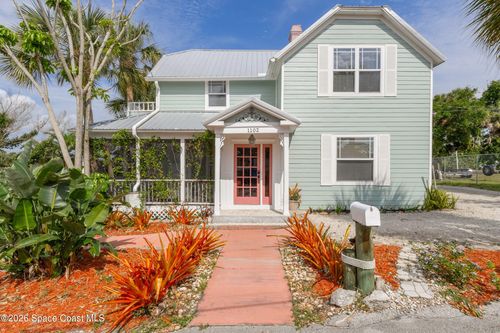 1102 Hyde Park Ln, Melbourne, FL, 32935-7036 | Card Image