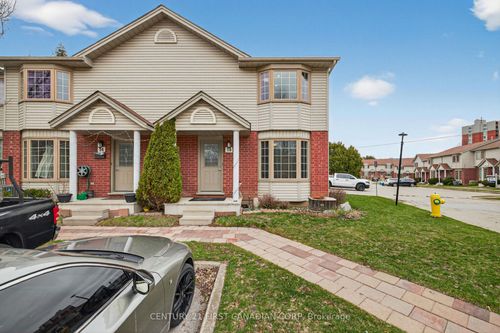 55-70 Chapman Court, London North, ON, N6G4Z4 | Card Image