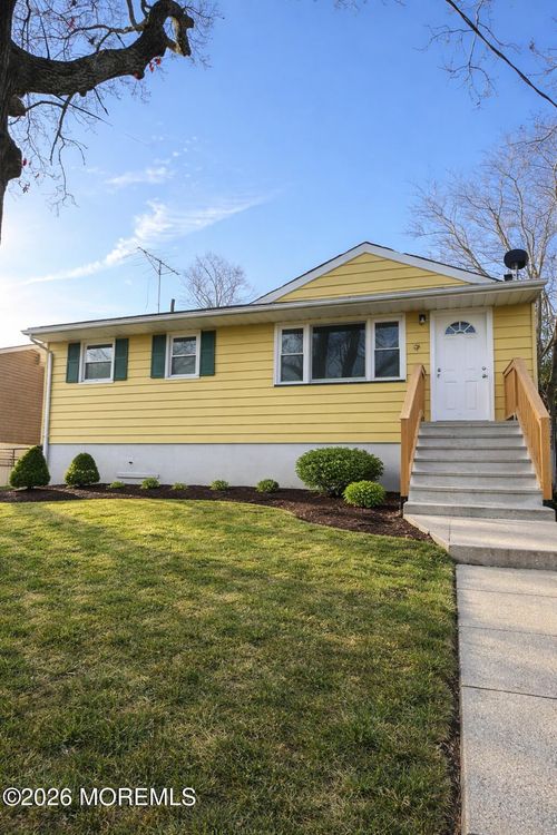 40 Liberty St, Freehold, NJ, 07728-2458 | Card Image