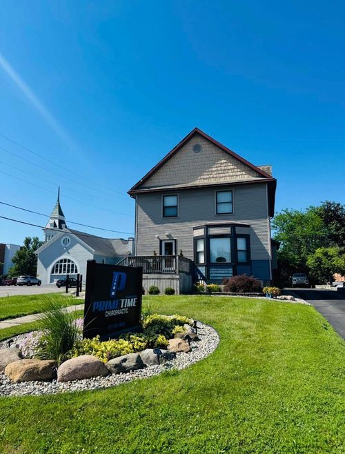 146 Toledo St, Adrian, MI, 49221-2718 | Card Image