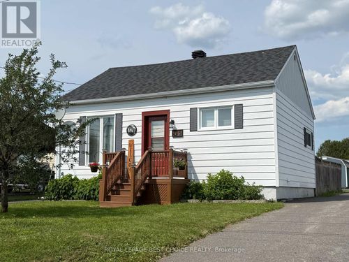 105 Pine St W, New Liskeard, ON, P0J1P0 | Card Image