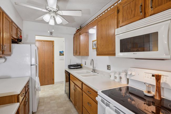 APT-402 - 2601 Kenzie Ter, Condo with 1 bedrooms, 1 bathrooms and null parking in Saint Anthony MN | Image 7