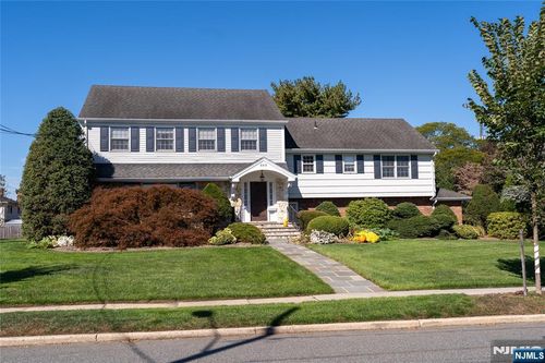 645 Cambridge Rd, Paramus, NJ, 07652-4203 | Card Image