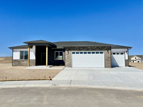 768 Alpine Dr, Spring Creek, NV, 89815-7325 | Card Image