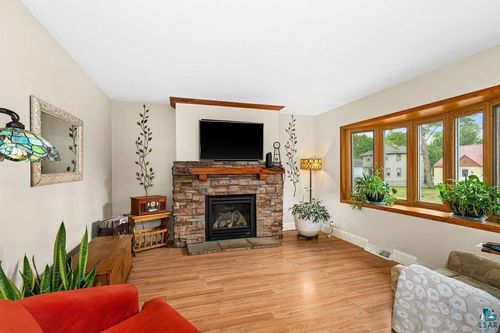 1724 Warren Ave, Duluth, MN, 55811-2254 | Card Image