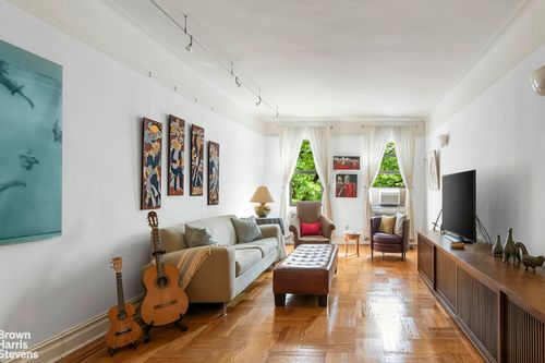 3o-35-20 73rd St, Jackson Heights, NY, 11372-4111 | Card Image