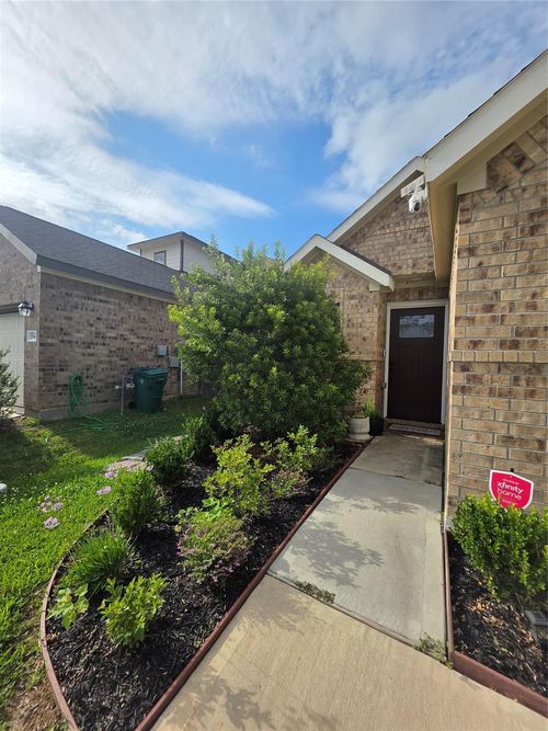 1942 Barrett Gables Dr, Crosby, TX, 77532-1977 | Card Image