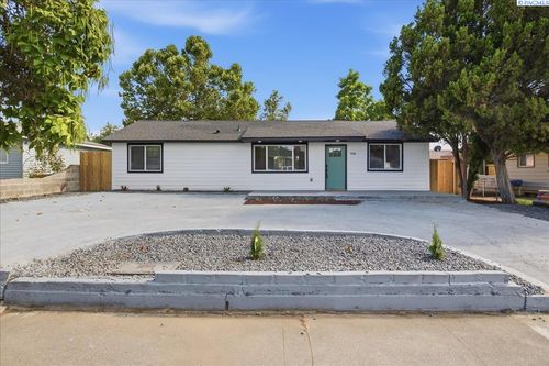 936 W Leola St, Pasco, WA, 99301-3632 | Card Image